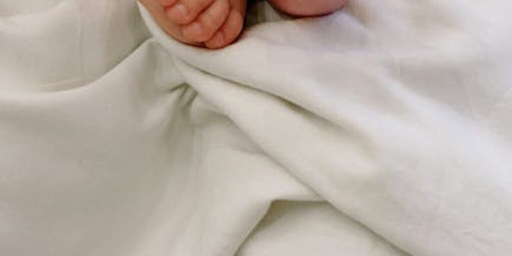 Baby Schlafanzug: Tipps für die Auswahl perfekten Nachtwäsche