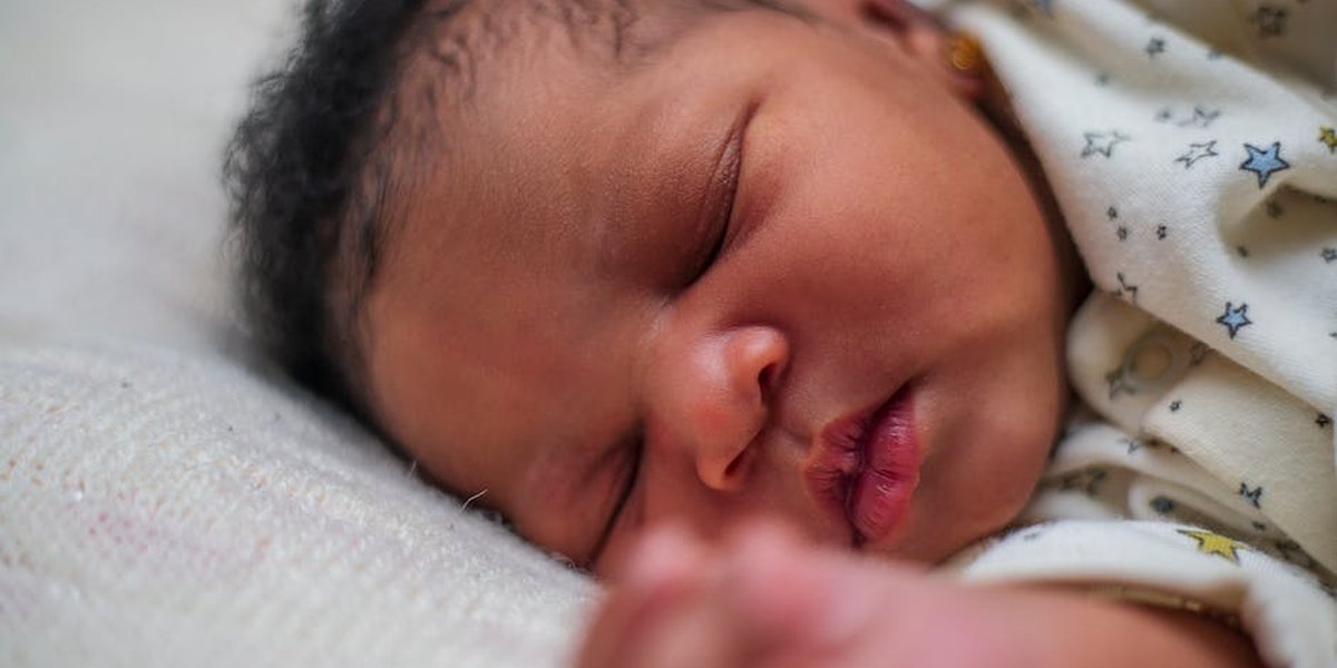 Baby schreit beim Aufwachen: Beruhigungstipps für Eltern