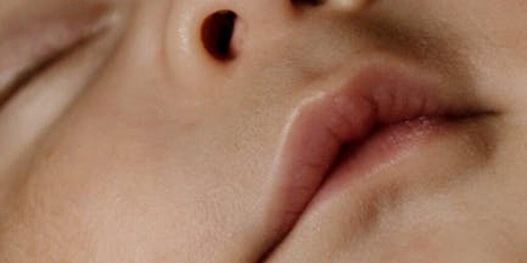 Warum Babys im Schlaf lächeln: Einblick in die Welt ihrer Träume