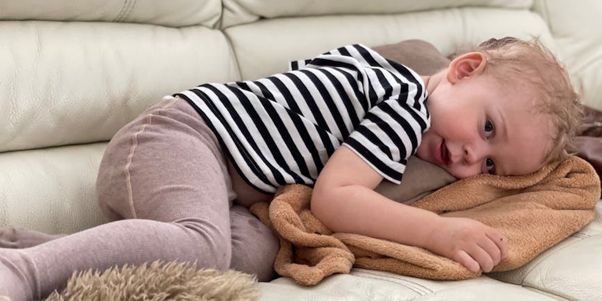 Warum weinen Babys im Schlaf? Ursachen und Beruhigungstipps