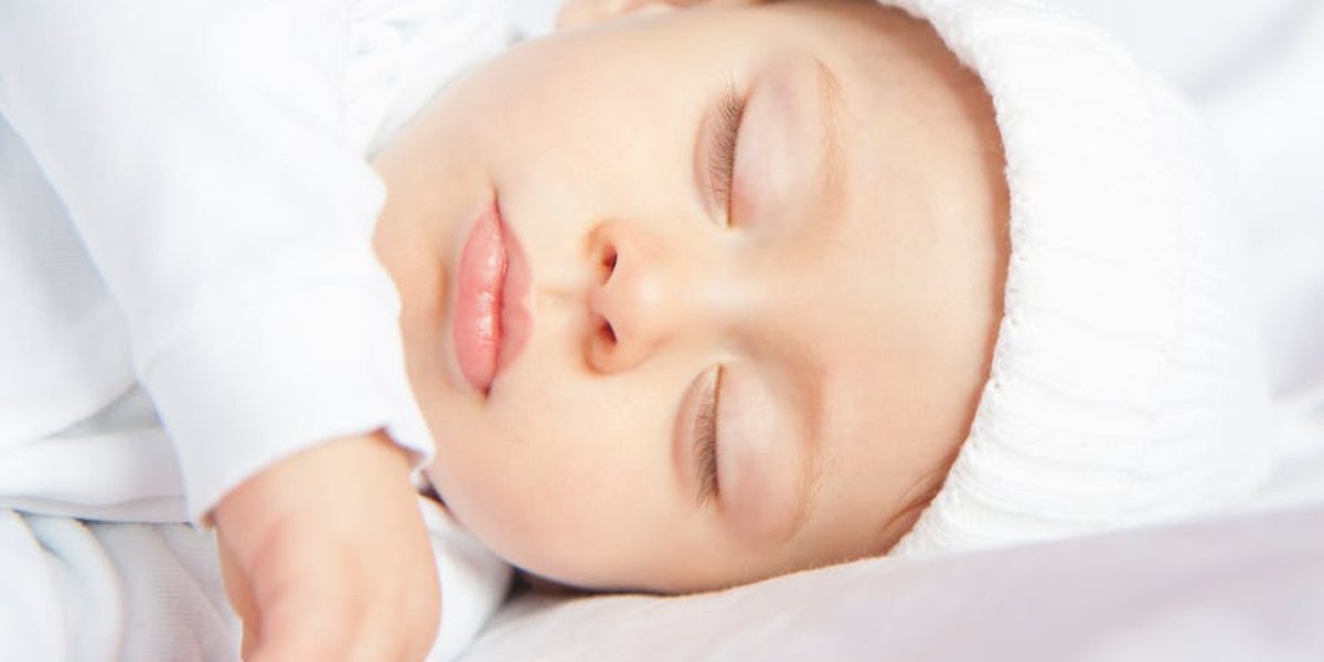 Sommerliche Schlafprobleme bei Babys: Tipps für heiße Nächte