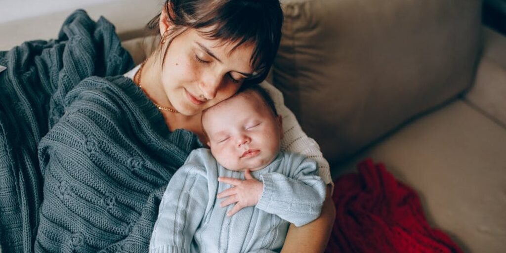 Wenn Babys plötzlich früher aufwachen: Ursachen und Lösungen