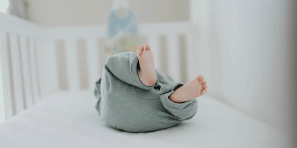 Baby schläft nach dem Impfen schlecht: Tipps für Eltern